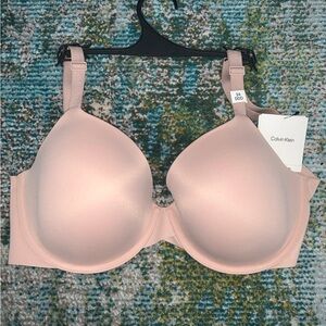 Calvin Klein Perfectly Fit Memory Touch Modern T Shirt Bra in Bare